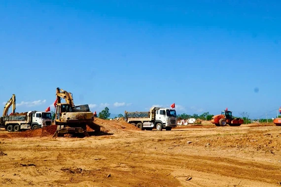 Xuyên Tết trên các công trình trọng điểm