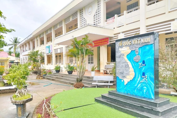 Xác minh phản ánh của phụ huynh Trường Tiểu học Ðak Mang