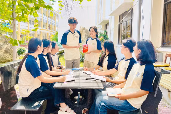 Ươm mầm văn chương trong trường học