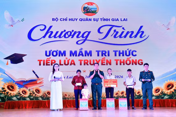 Ðiểm tựa yêu thương của học sinh mồ côi