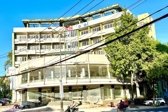 Lãng phí “đất vàng”