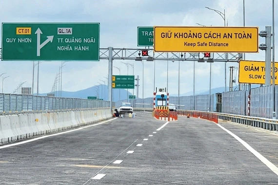 Từ 1-3, thu phí 5 tuyến cao tốc Bắc-Nam do Nhà nước đầu tư