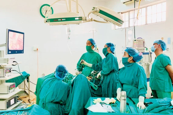 Tăng sức chống chịu của hệ thống y tế, bảo đảm công bằng trong thụ hưởng