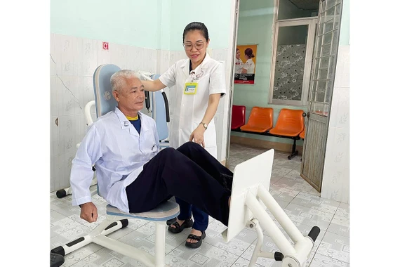 Phú Thiện tăng cường ứng dụng công nghệ trong điều trị y học cổ truyền