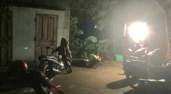 Can ngăn khi cha chửi mẹ, con trai gây án mạng