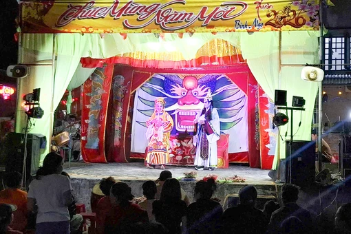 Xứ hát bội vào mùa lưu diễn 