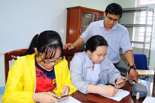 Trang bị “vắc xin số” cho học sinh