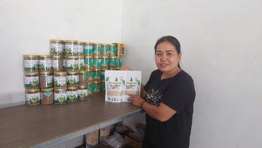 Các sản phẩm đạt OCOP 3 sao năm 2025 của chị Nguyễn Thị Thủy (tổ 2, xã Ia Ly). Ảnh: Nguyễn Diệp z6839979747114-7ce4a0efc3c066bfbd883a596d73d156.jpg
