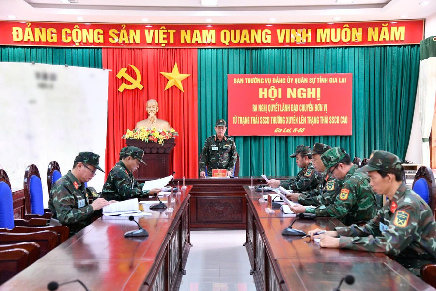 Một hội nghị ra nghị quyết chuyển trạng thái sẵn sàng chiến đấu trong cuộc diễn tập. mot-hoi-nghi-ra-nghi-quyet-chuyen-trang-thai-san-sang-chien-dau.jpg