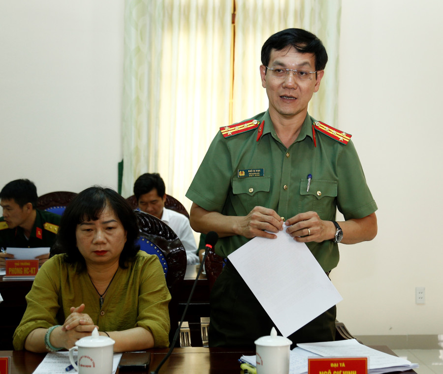 Đại tá Ngô Cự Vinh - Phó Giám đốc Công an tỉnh cho biết đơn vị sẽ chú trọng thực hiện tốt công tác xét duyệt tiêu chuẩn chính trị để nâng cao chất lượng thanh niên nhập ngũ. Ảnh: H.P mg-3053.jpg
