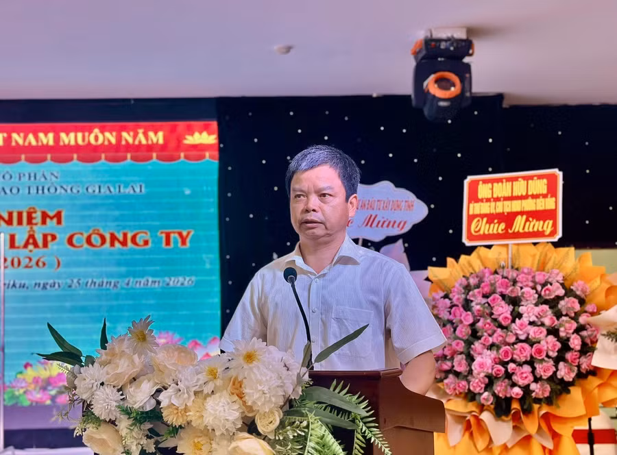 Phó Chủ tịch UBND tỉnh Nguyễn Hữu Quế phát biểu tại buổi lễ. Ảnh: Hồng Thương