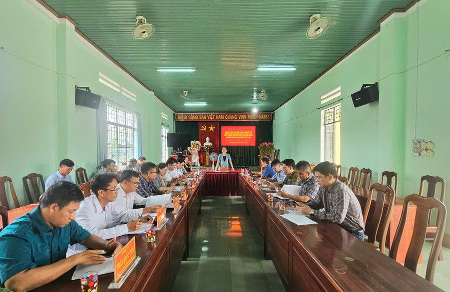 Quang cảnh buổi làm việc tại xã Ya Ma. Ảnh: Hồng Thương quang-canh-buoi-lam-viec-giua-doan-cong-tac-cua-ban-tuyen-giao-va-dan-van-tinh-uy-voi-xa-ya-ma.jpg