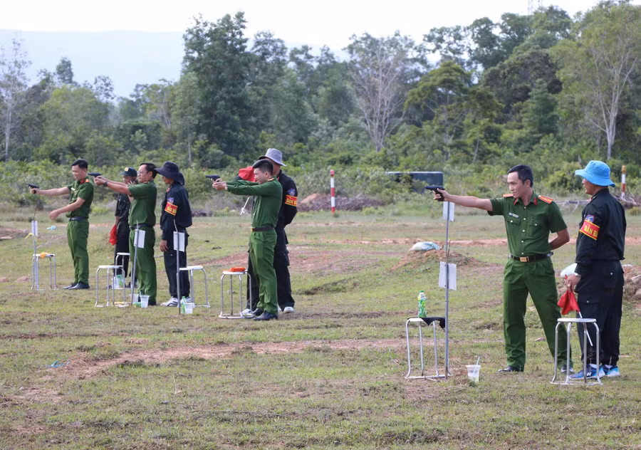 trai-giam-kim-son-kiem-tra-ban-dan-that-vao-ngay-8-8.jpg