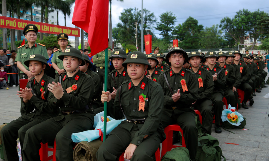 Thanh niên thực hiện nghĩa vụ tham gia công an nhân dân. Ảnh: H.P mg-6534.jpg