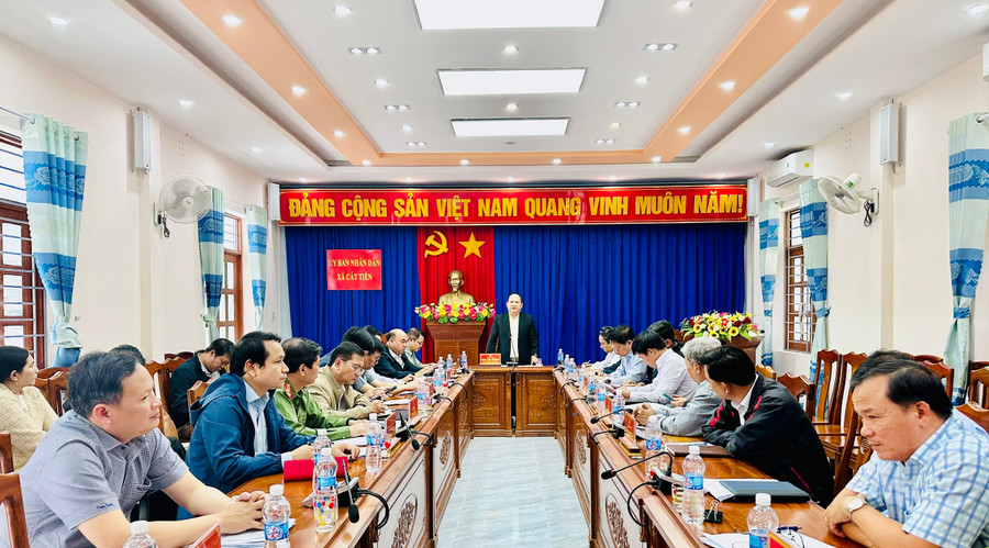 quang-canh-buoi-kiem-tra-cong-tac-chuan-bi-bau-cu-tai-xa-cat-tien-anh-ht.jpg