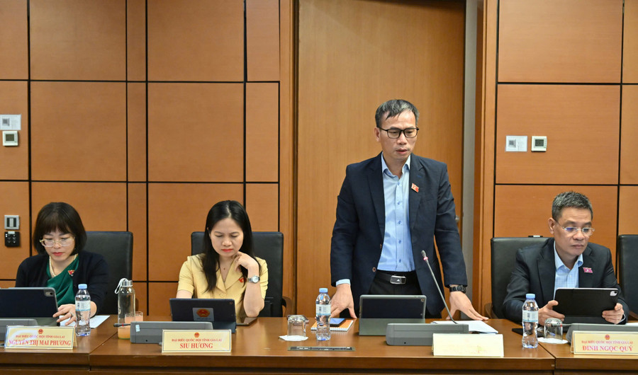 ĐB Đồng Ngọc Ba nêu kiến nghị tại buổi thảo luận tổ. Ảnh: Đoàn ĐBQH tỉnh z7173864883951-9cebb1beed04ff103d165db2ac128771.jpg