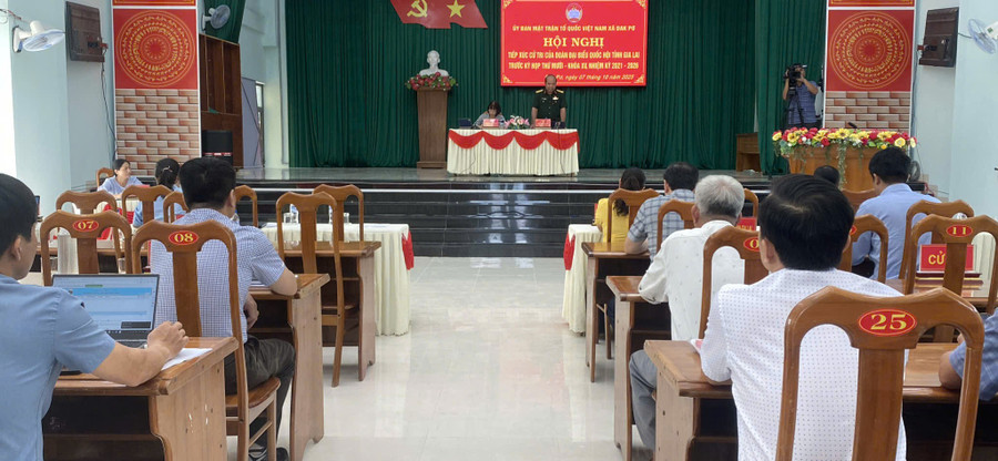 Quang cảnh buổi tiếp xúc cử tri tại xã Đak Pơ. Ảnh: Xuân Định Quang cảnh buổi tiếp xúc cử tri tại xã Đak Pơ. Ảnh: Xuân Định