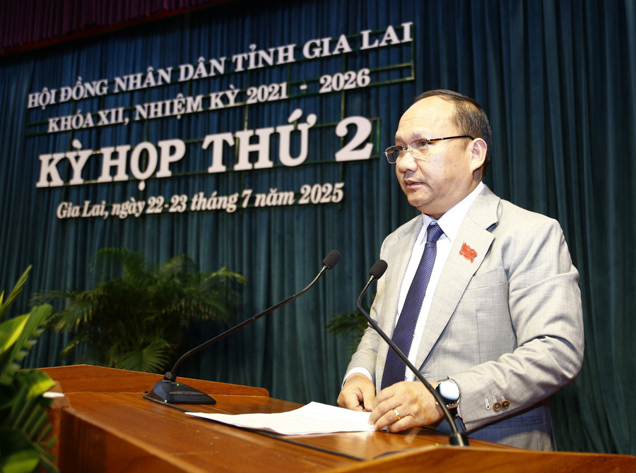 Đồng chí Rah Lan Chung - Phó Bí thư Thường trực Tỉnh ủy, Chủ tịch HĐND tỉnh, phát biểu bế mạc kỳ họp. Ảnh: Hiền Phúc a6.jpg