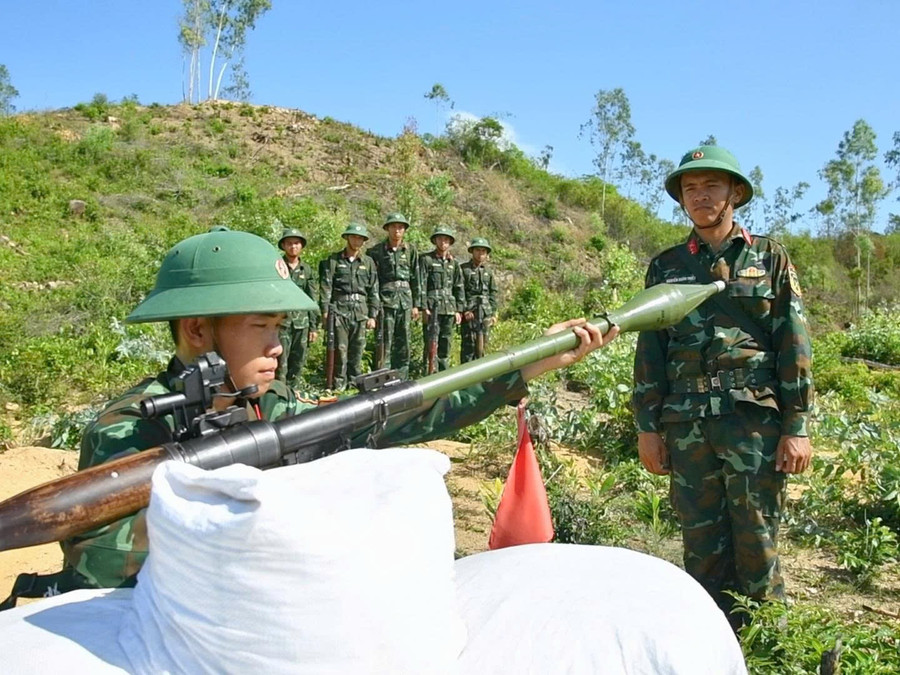 Sau sáp nhập, các đơn vị trong LLVT tỉnh luôn duy trì công tác huấn luyện theo phương châm "cơ bản, thiết thực, vững chắc". Ảnh: H.P z6886901044702-d2f477dbd83c40b4a80f4d08c1dce626.jpg