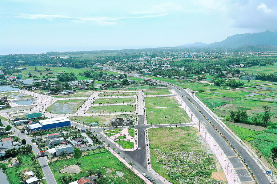 Nhiều dự án hạ tầng trọng điểm đã được triển khai, tạo sự chuyển biến mạnh mẽ về diện mạo và năng lực kết nối của tỉnh. z7065620819732-bcb3c0789354c73f044f25df5b5213e4.jpg