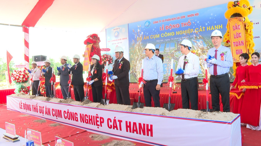 Công ty cổ phần Khu Công nghiệp Sài Gòn-Nhơn Hội thực hiện nghi thức động thổ Dự án Cụm công nghiệp Cát Hanh. Ảnh: Xuân Định anh-1-toan-canh-le-khoi-cong-xuan-dinh.jpg