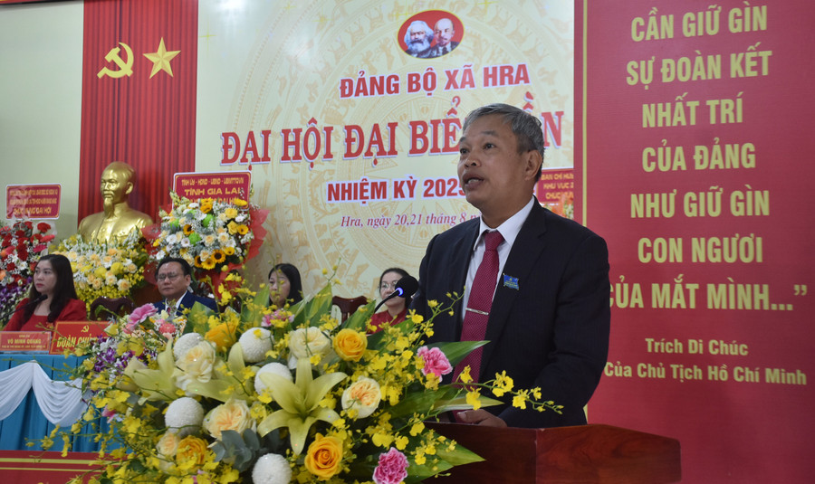 Le camarade Dang Vinh Son, membre du Comité permanent du Parti provincial et chef de la Commission des affaires intérieures du Comité provincial du Parti, a prononcé un discours lors du Congrès. Photo : Xuan Dinh dong-chi-dang-vinh-son-uy-vien-ban-thuong-vu-tinh-uy-truong-ban-noi-chinh-tinh-uy-phat-bieu-chi-dao-tai-dai-hoi-anh-xuan-dinh.jpg
