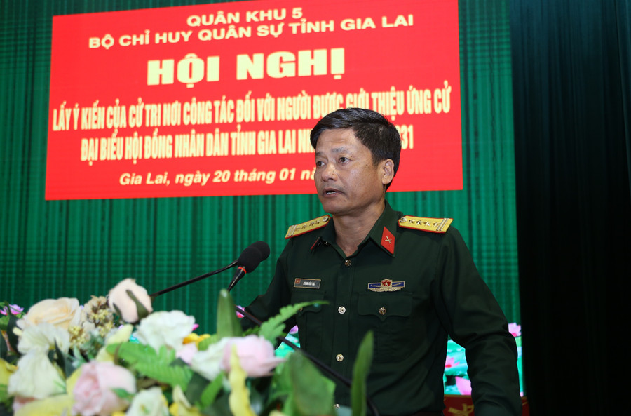 dai-ta-phan-van-dat-duoc-gioi-thieu-ung-cu-dai-bieu-hdnd-tinh.jpg