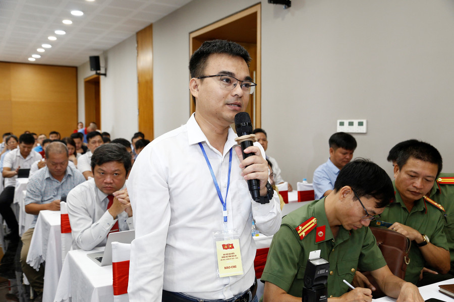 Phóng viên Báo Tuổi Trẻ tại Gia Lai nêu ý kiến. mg-3717.jpg