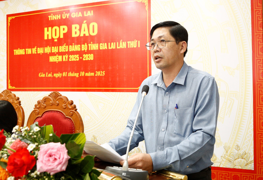 Phó Trưởng ban Thường trực Ban Tổ chức Tỉnh ủy Nguyễn Hữu Tuyến thông tin về kết quả đại hội đảng bộ cấp trên trực tiếp cơ sở và cấp xã; công tác chuẩn bị nhân sự Đại hội đại biểu Đảng bộ tỉnh lần thứ I, nhiệm kỳ 2025 - 2030. mg-3534.jpg