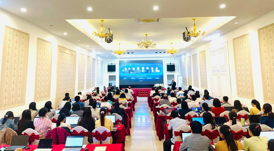 Quang cảnh lớp tập huấn kỹ năng sử dụng phần mềm trí tuệ nhân tạo ChatGPT . Ảnh: Hồng Thương quang-canh-lop-tap-huan-ky-nang-su-dung-phan-mem-tri-tue-nhan-tao-chatgpt.jpg