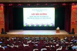 Toàn cảnh lớp bồi dưỡng cán bộ, công chức cấp xã trên lĩnh vực VH-TT&DL