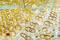 Vàng miếng ngày 9-7 giảm 400.000 đồng/lượng, rơi khỏi mốc 121 triệu đồng