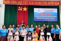 Tặng quà cho 20 trẻ mồ côi nhân dịp Quốc tế Thiếu nhi