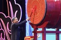 Cán bộ, giáo viên và học sinh Trường Tiểu học Lý Thường Kiệt (phường Quy Nhơn) chuẩn bị chu đáo cho chương trình khai giảng ngày mai (5-9). Ảnh: Trần Dung