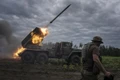 Quân đội Ukraine phóng hỏa lực về phía lãnh thổ Nga tại khu vực Kharkiv, hồi tháng 8/2022.