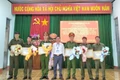 Xã Ia Le: Khen thưởng đột xuất 6 cá nhân trong đấu tranh phòng-chống tội phạm về ma túy