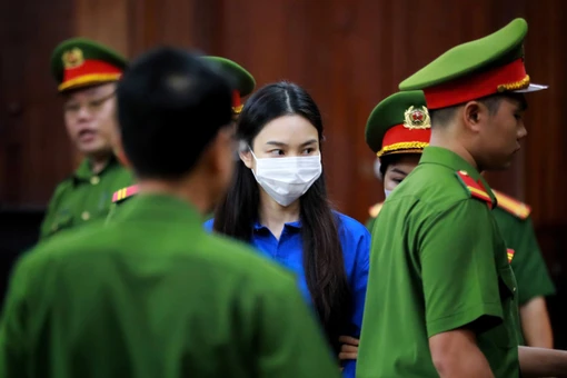 Sáng nay (19-11), Thùy Tiên, Hằng Du Mục, Quang Linh hầu tòa