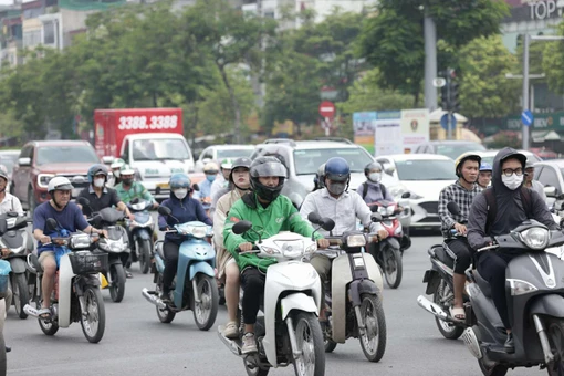 Bạn có đồng ý với chủ trương cấm xe xăng và khuyến khích sử dụng xe điện không?