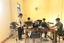 Cấp căn cước, định danh điện tử mức 2 cho 205 người dân xã Hà Đông