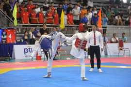 Chị em song sinh giành 2 huy chương vàng ở Giải Vô địch Taekwondo quốc gia