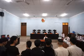 13 thanh-thiếu niên lãnh án khi rủ nhau đi đánh hội đồng