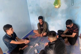 Tạm giữ 3 đối tượng thuê phòng trọ tại thị trấn Kon Dỡng để “đập đá” 