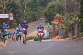 Hào hứng giải chạy kỷ niệm 50 năm thành lập Trường THPT Pleiku