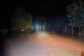 Quốc lộ 25 nhiều đoạn bị chia cắt 