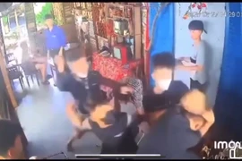 Học sinh bị đánh hội đồng đã xuất viện