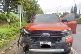 Tài xế xe bán tải rời đi khỏi hiện trường trong vụ tai nạn chết người đã ra trình diện. Ảnh: Minh Hiếu