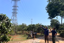 Người dân mỏi mòn chờ tiền bồi thường 