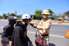 Tăng cường xử lý vi phạm về an toàn giao thông trong dịp lễ