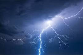 Sét đánh khiến 3 người thương vong