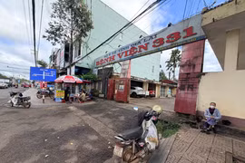 Nam sinh lớp 9 dùng dao đâm bạn nhập viện